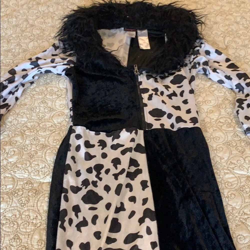 Ladies’ Cruella D’Evil costume with wig